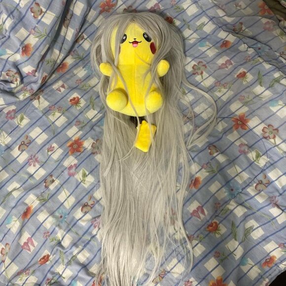 Long Silver Wig - Picture 2 of 3